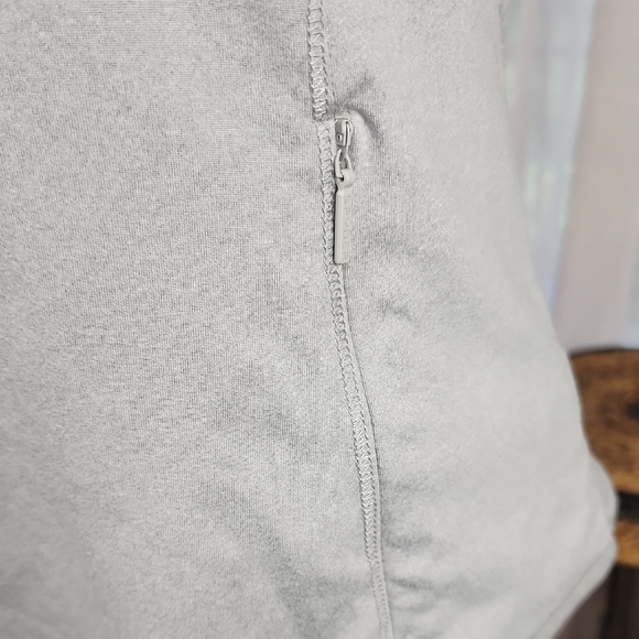 SPYDER | Women's Sporty Light Gray Athletic Short Sleeve Gym Workout Tee | M - Picture 2 of 10